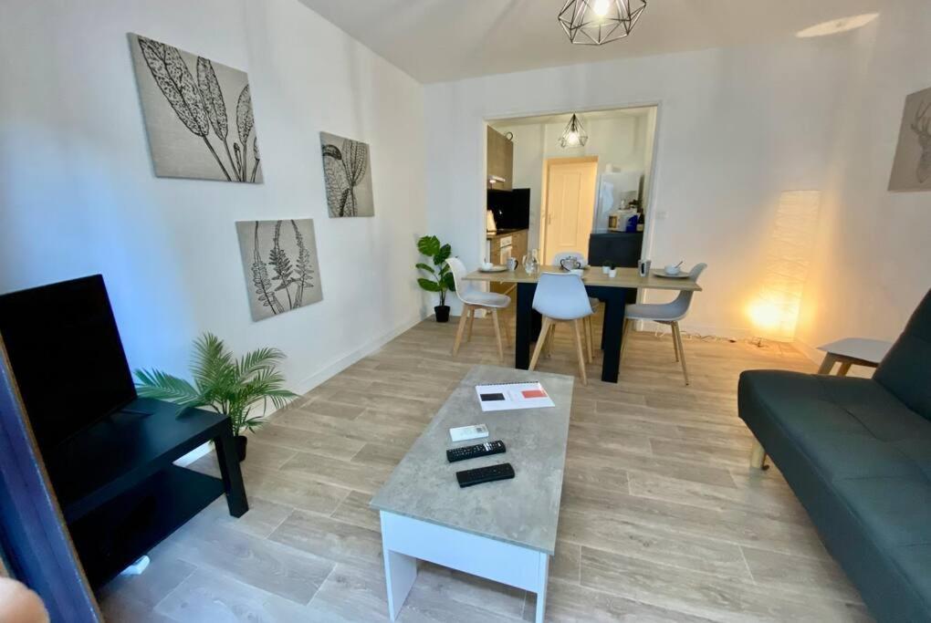 Le Carmen - Terrace - Garage Lejlighed Nîmes Eksteriør billede